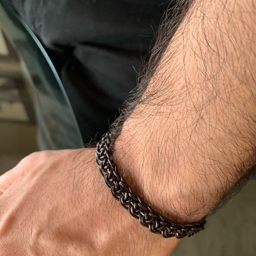 Unisex leather bracelet